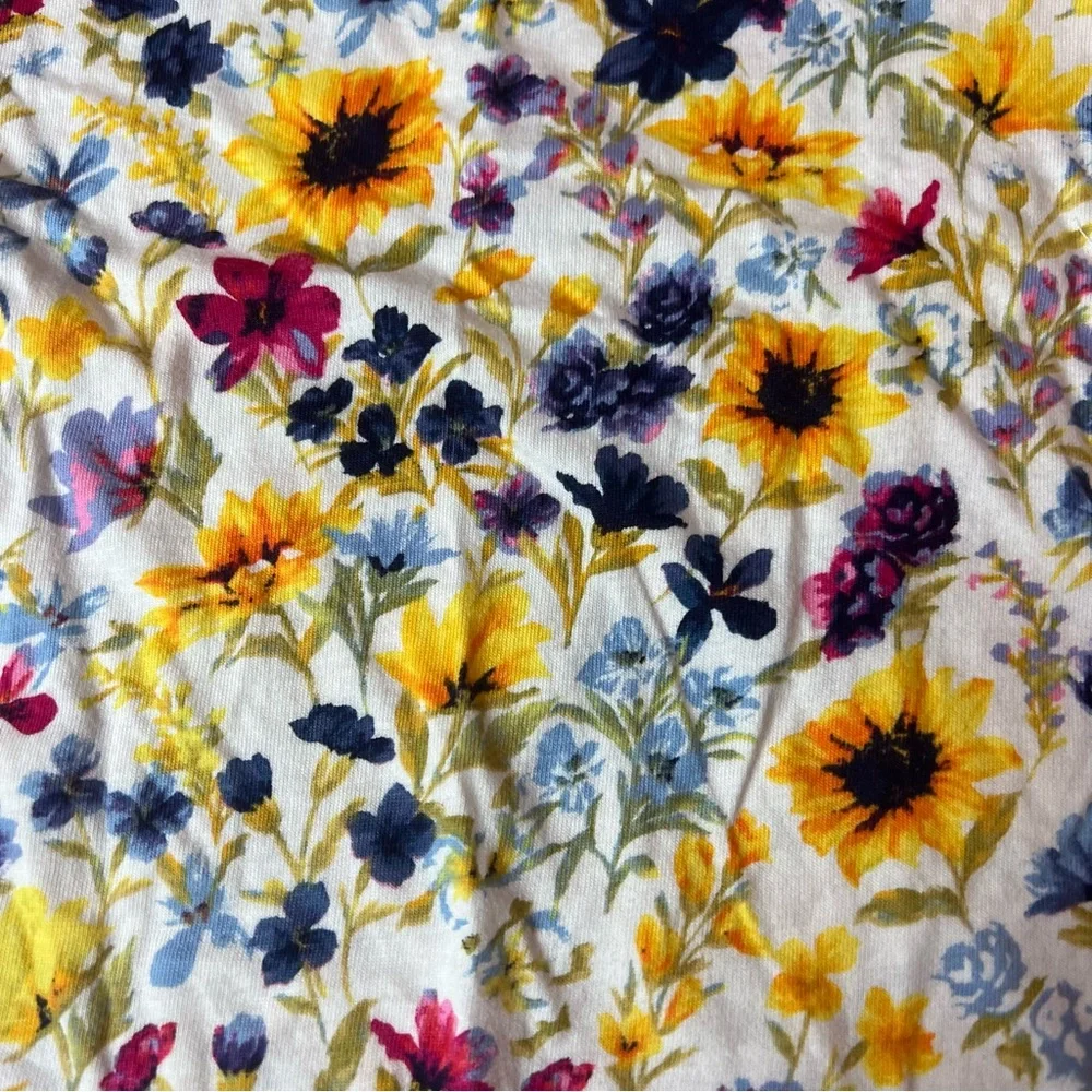 Old Navy All Over Floral Print T-Shirt, size 3T NWT